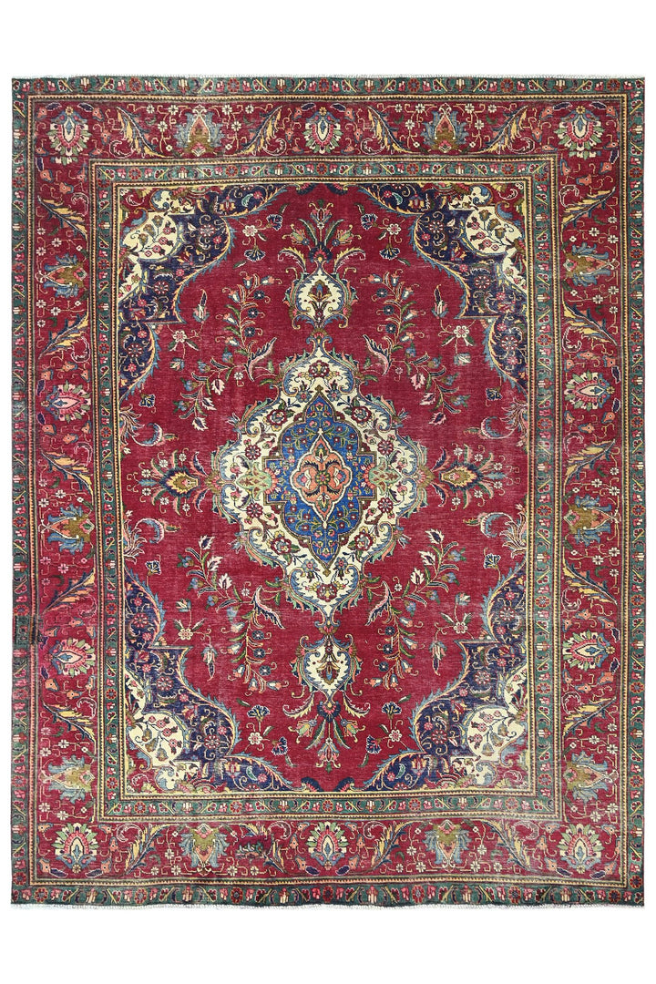 red Oversized rug 8' 7" x 11' 3"