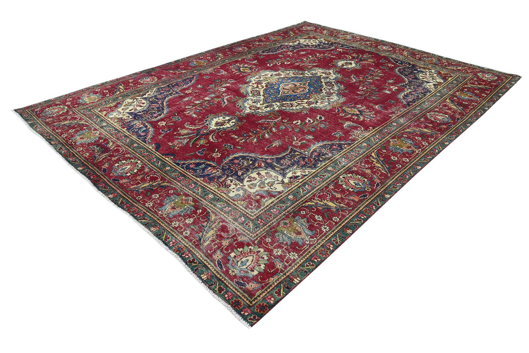 red Oversized rug 8' 7" x 11' 3"