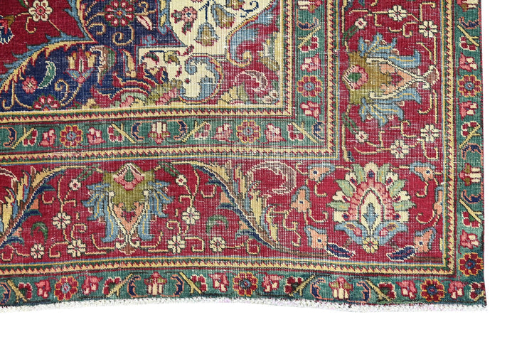 red Oversized rug 8' 7" x 11' 3"