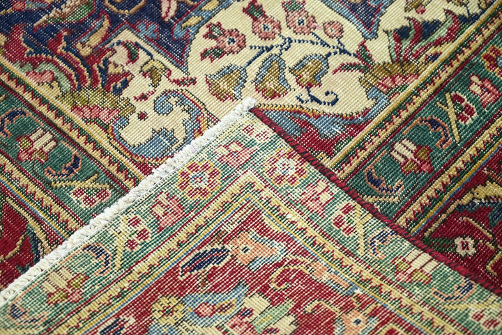 red Oversized rug 8' 7" x 11' 3"