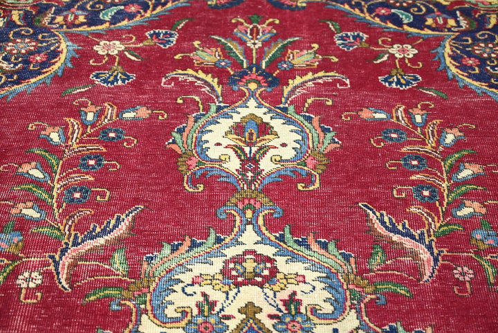red Oversized rug 8' 7" x 11' 3"