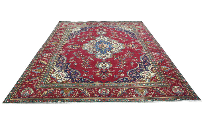 red Oversized rug 8' 7" x 11' 3"
