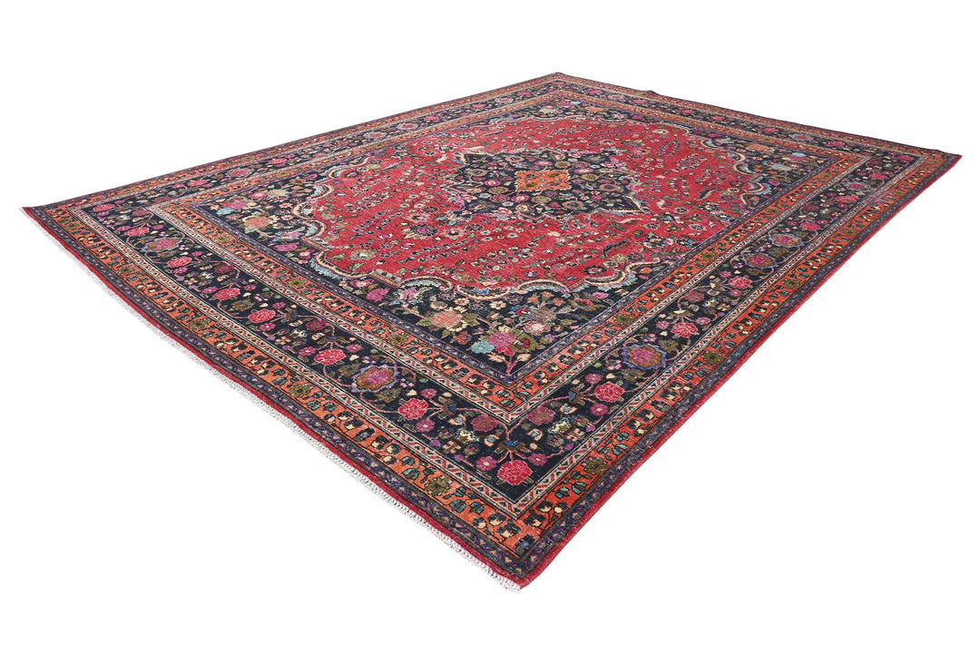 red Oversized rug 9' 10" x 13' 3"