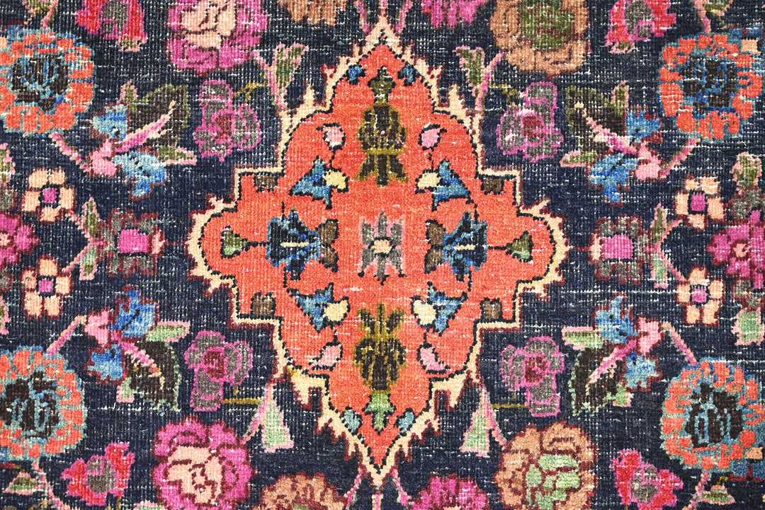red Oversized rug 9' 10" x 13' 3"