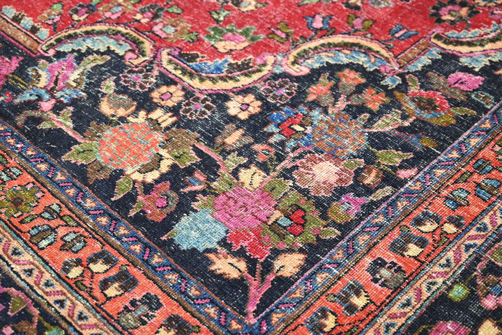 red Oversized rug 9' 10" x 13' 3"