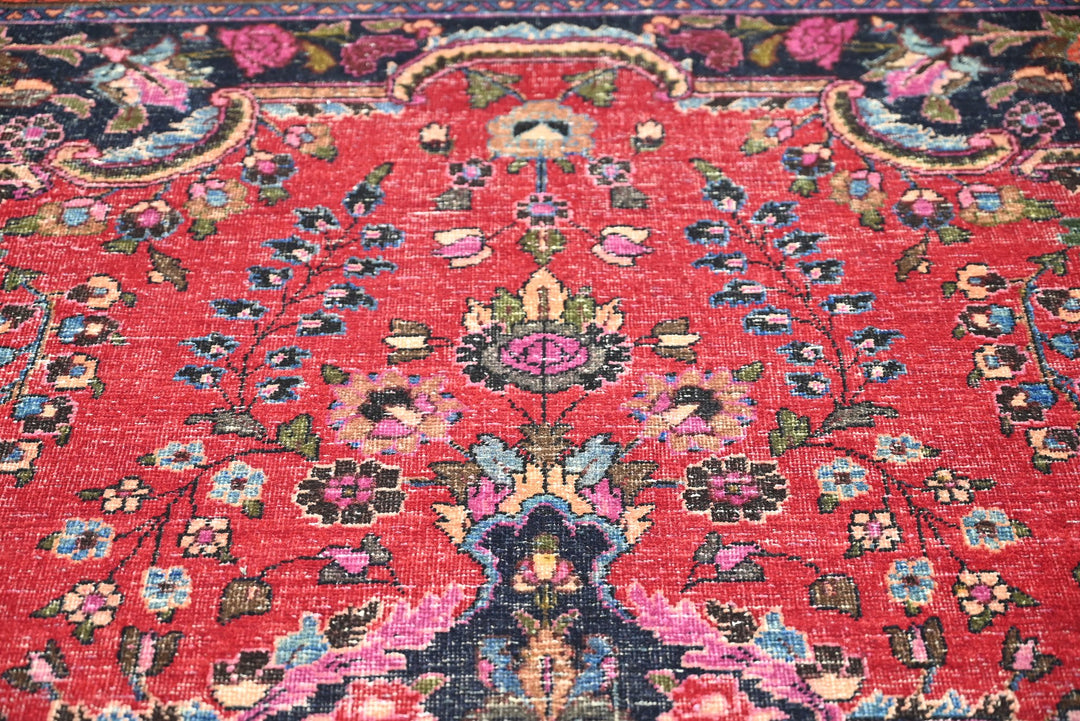 red Oversized rug 9' 10" x 13' 3"