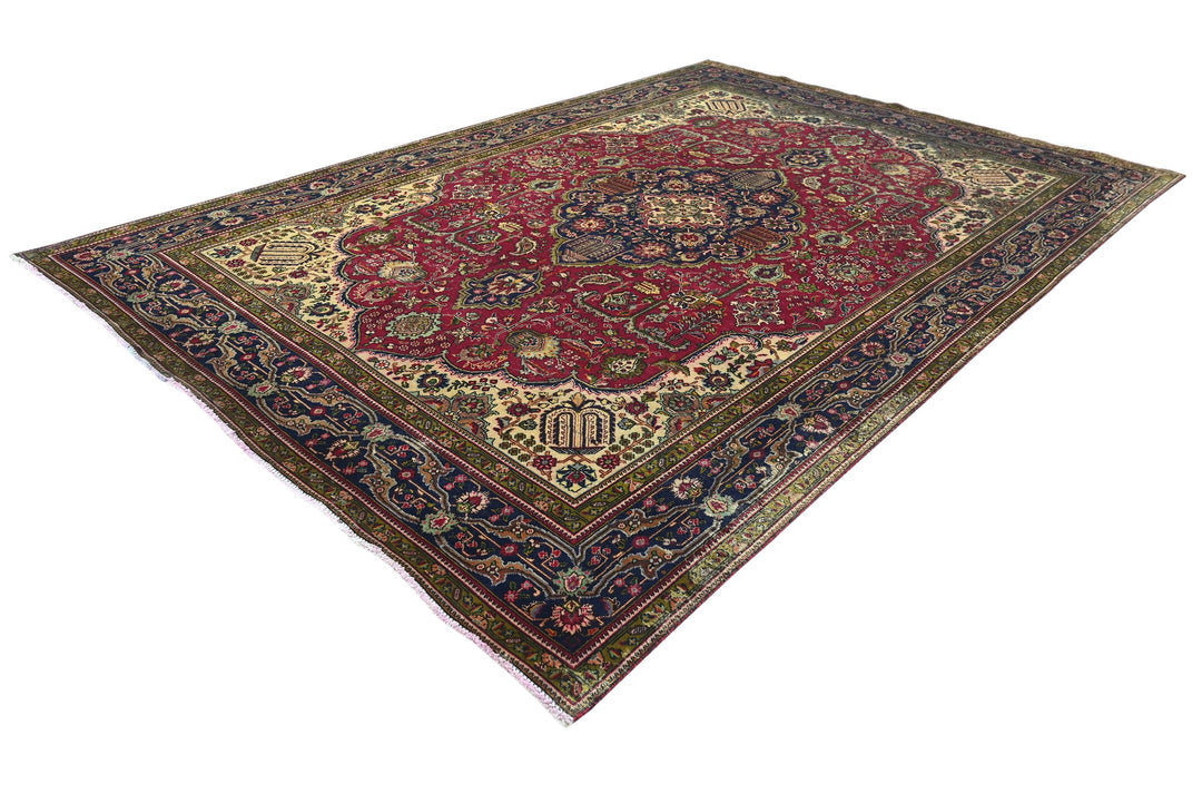 red Large rug 8' 1" x 11' 6"