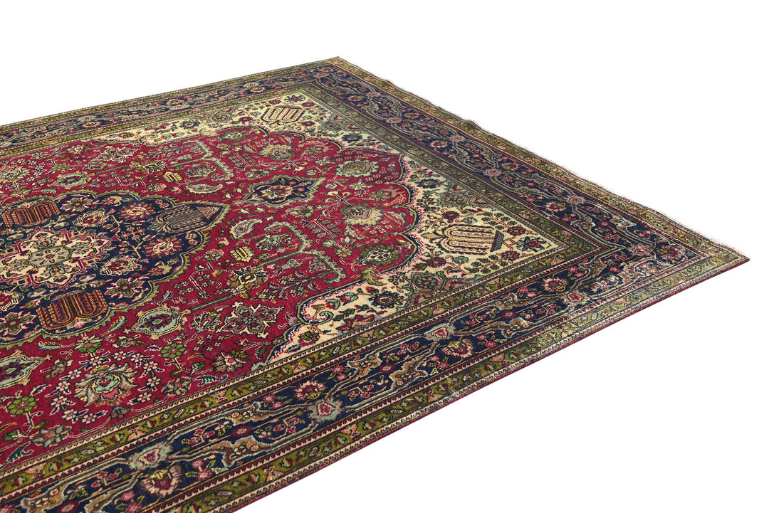 red Large rug 8' 1" x 11' 6"