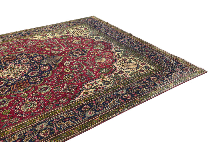 red Large rug 8' 1" x 11' 6"