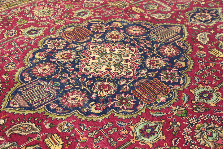 red Large rug 8' 1" x 11' 6"