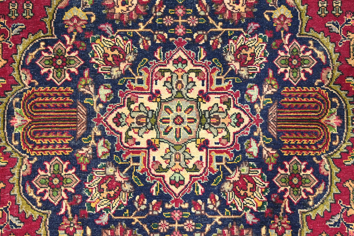 red Large rug 8' 1" x 11' 6"