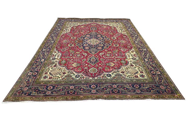 red Large rug 8' 1" x 11' 6"