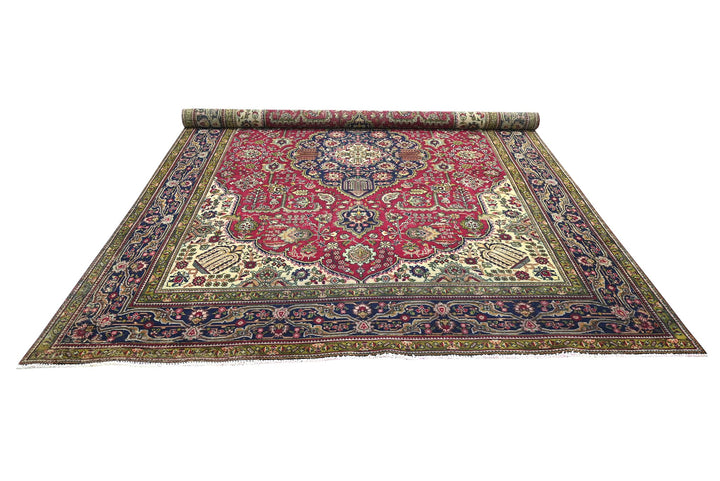 red Large rug 8' 1" x 11' 6"