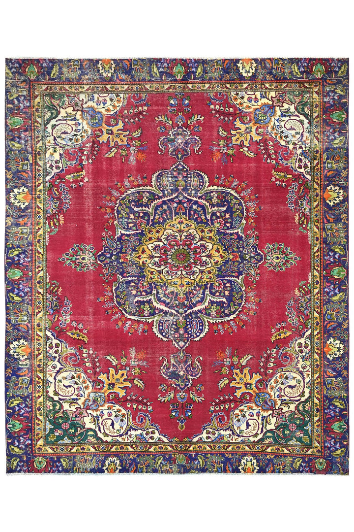 red Oversized rug 9' 4" x 11' 4"