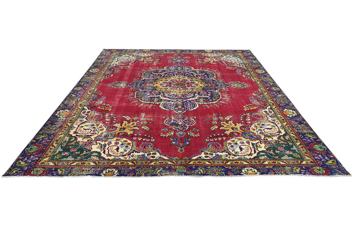 red Oversized rug 9' 4" x 11' 4"