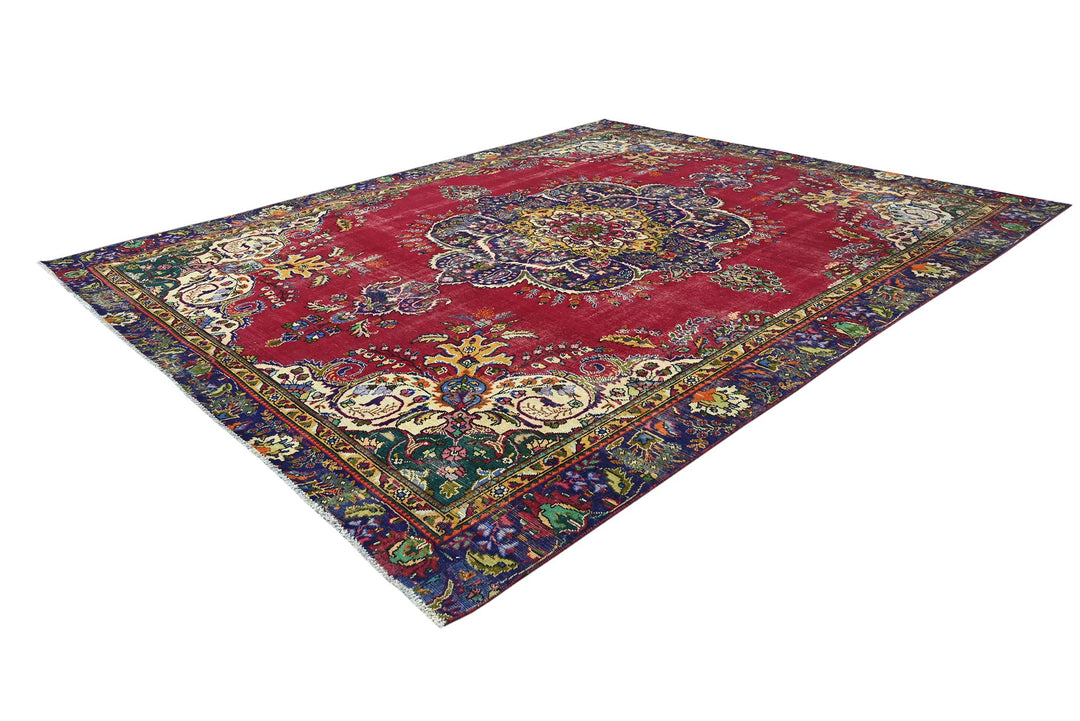 red Oversized rug 9' 4" x 11' 4"