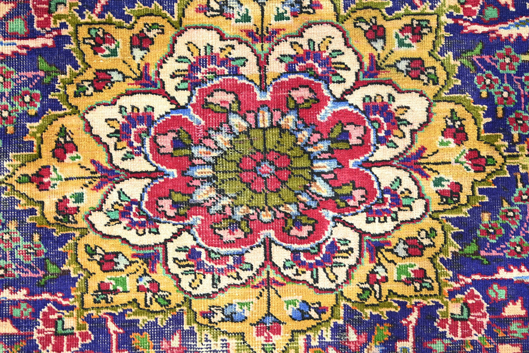red Oversized rug 9' 4" x 11' 4"