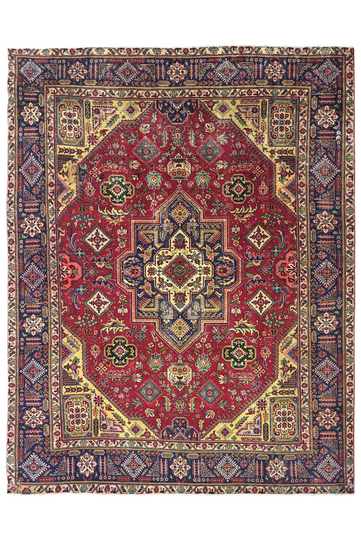 red Oversized rug 9' 8" x 12' 6"