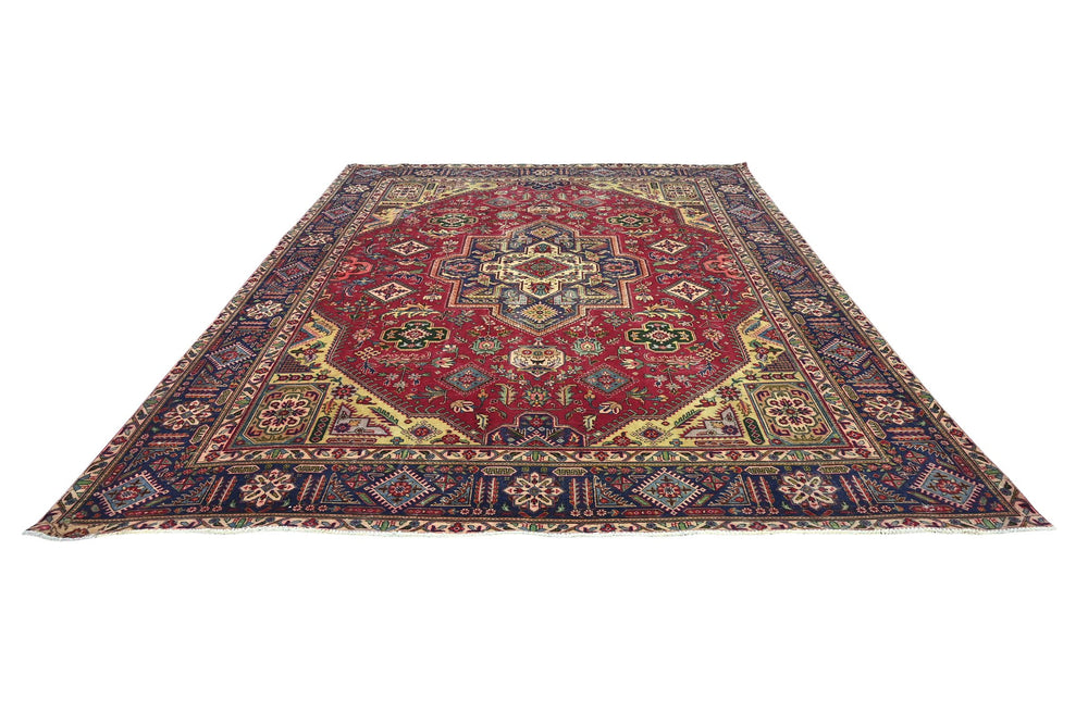 red Oversized rug 9' 8" x 12' 6"