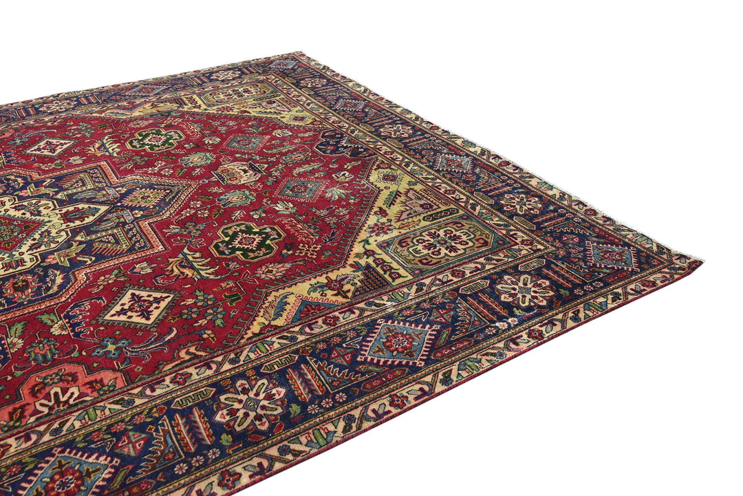 red Oversized rug 9' 8" x 12' 6"
