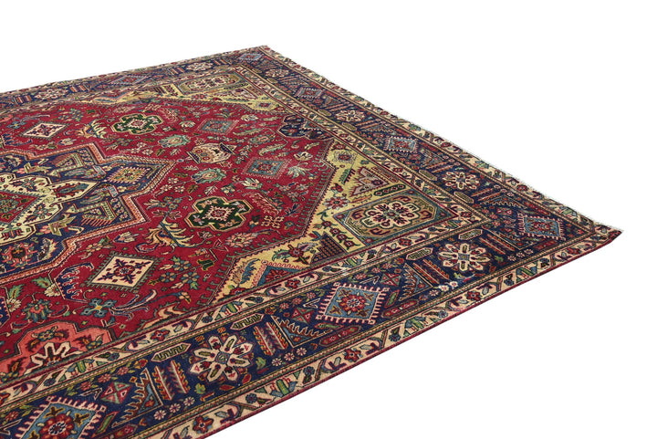 red Oversized rug 9' 8" x 12' 6"