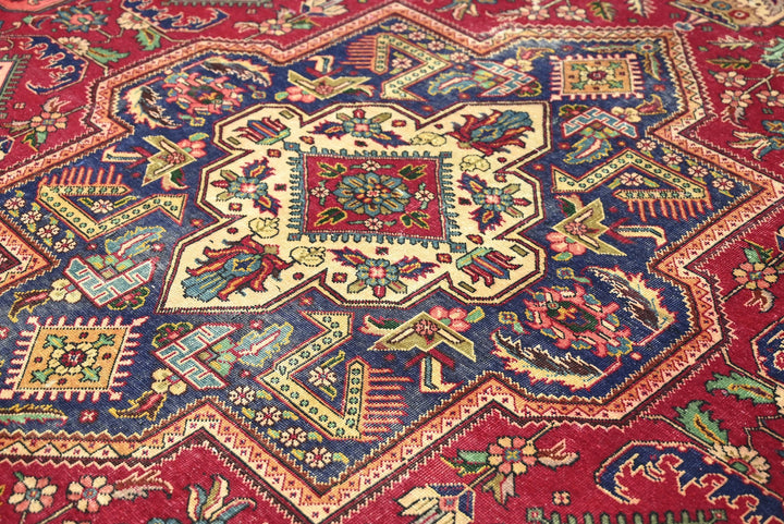 red Oversized rug 9' 8" x 12' 6"