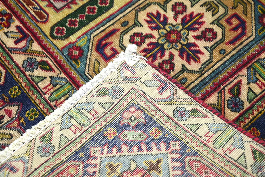 red Oversized rug 9' 8" x 12' 6"