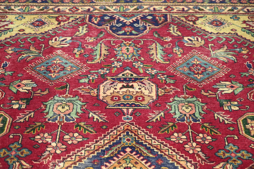 red Oversized rug 9' 8" x 12' 6"