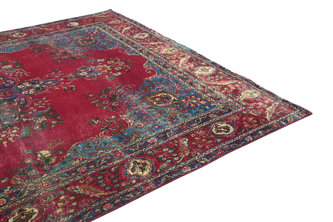 red Oversized rug 8' 10" x 13' 1"