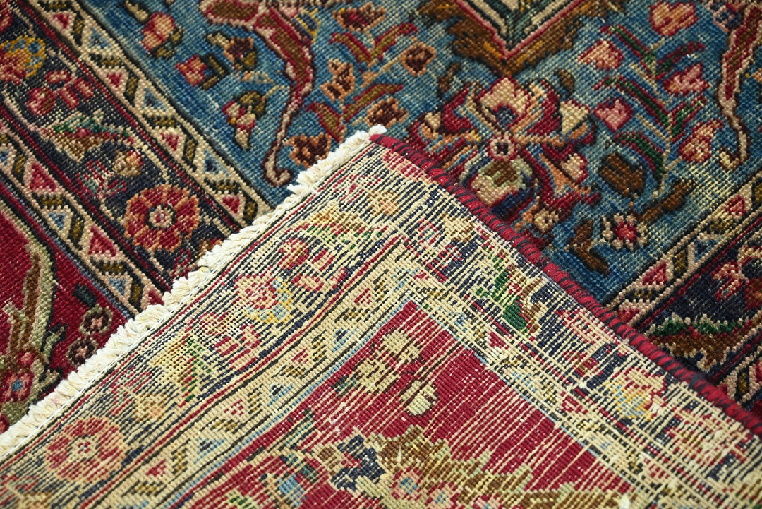 red Oversized rug 8' 10" x 13' 1"