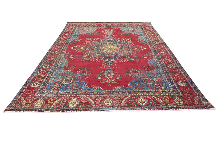 red Oversized rug 8' 10" x 13' 1"