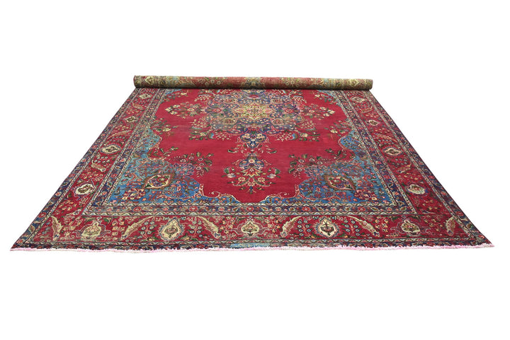 red Oversized rug 8' 10" x 13' 1"