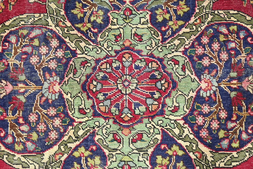 red Oversized rug 9' 11" x 12' 2"