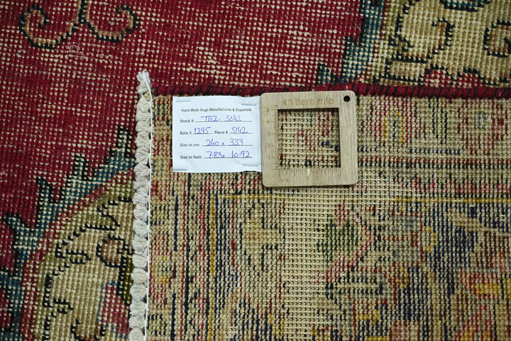 red Large rug 7' 10" x 10' 11"