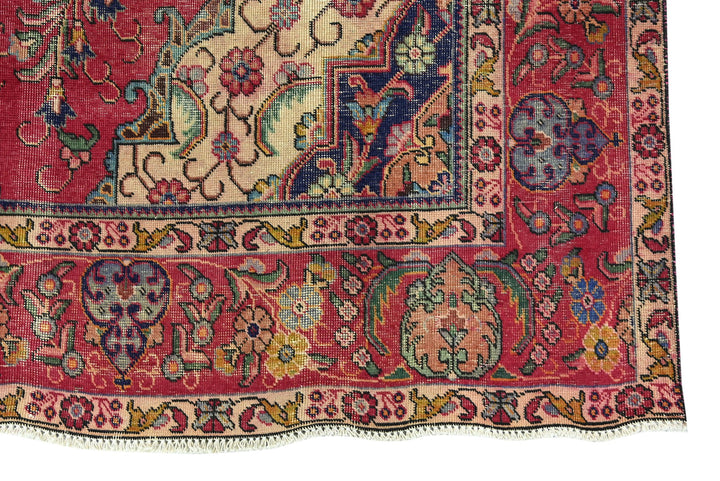 red Oversized rug 9' 4" x 12' 3"