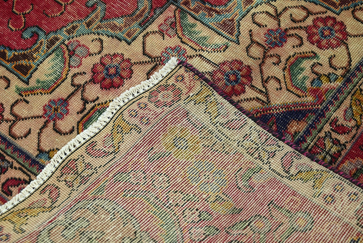 red Oversized rug 9' 4" x 12' 3"