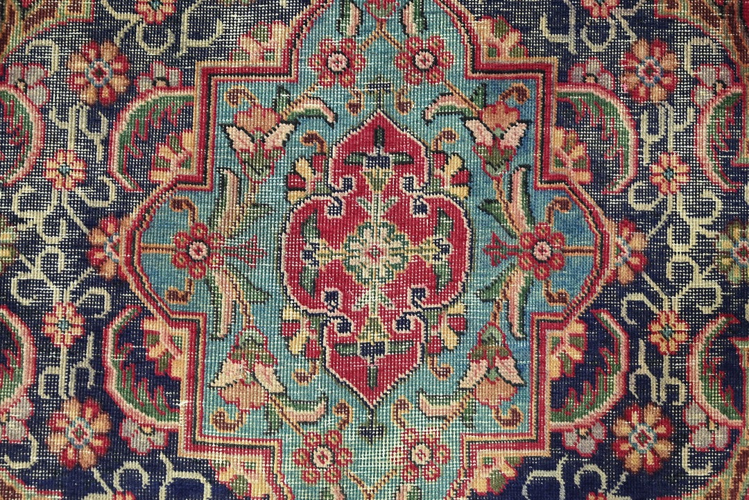 red Oversized rug 9' 4" x 12' 3"