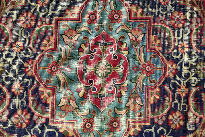 red Oversized rug 9' 4" x 12' 3"