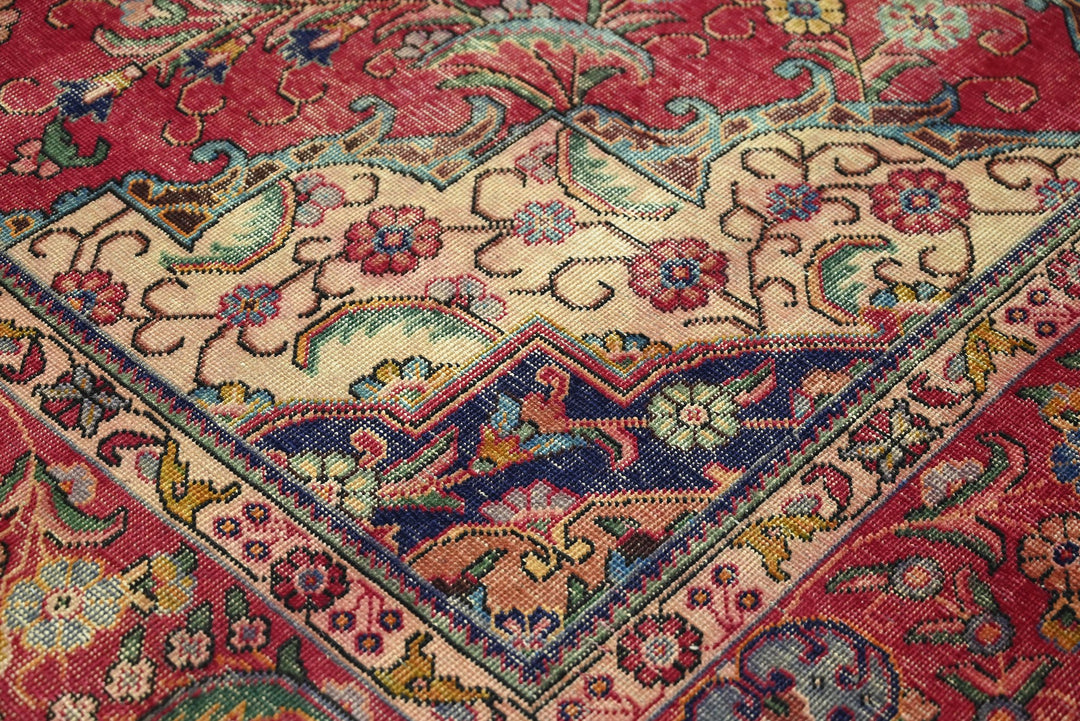 red Oversized rug 9' 4" x 12' 3"