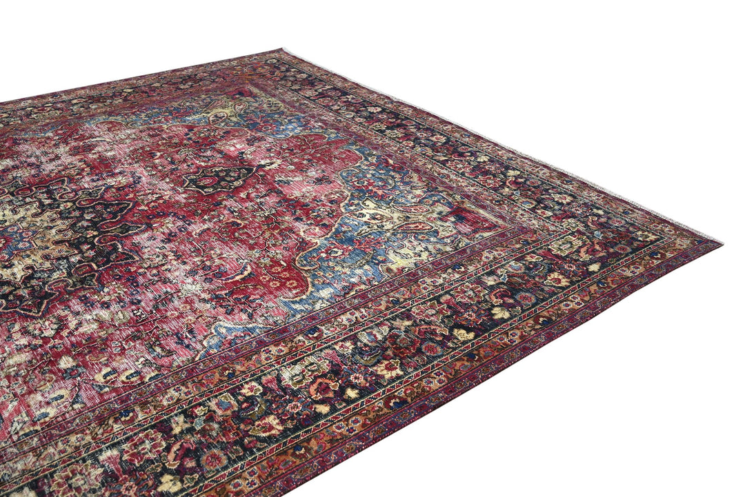 red Oversized rug 9' 0" x 12' 5"