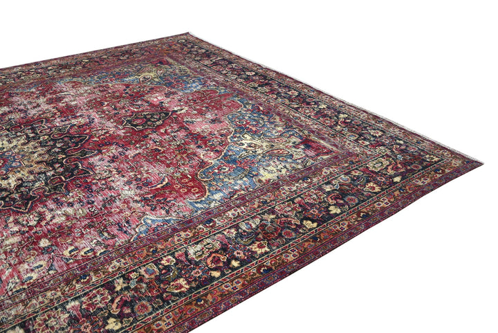 red Oversized rug 9' 0" x 12' 5"