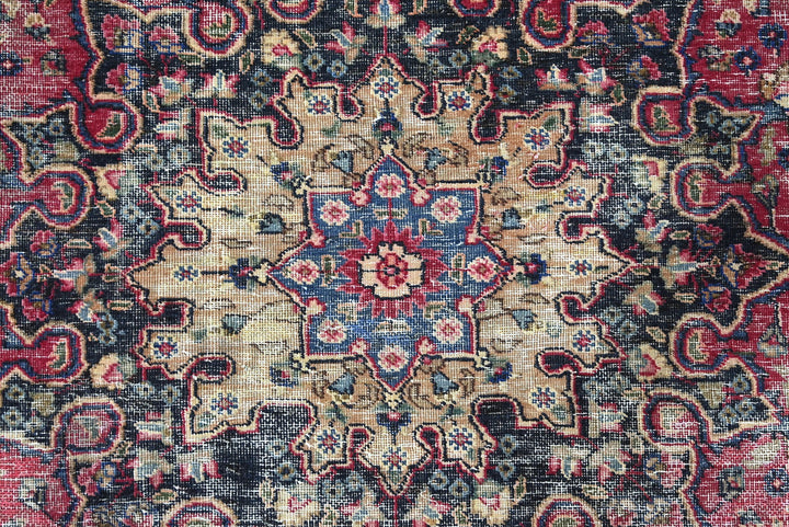 red Oversized rug 9' 0" x 12' 5"