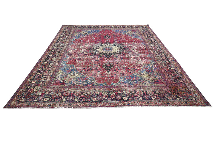 red Oversized rug 9' 0" x 12' 5"