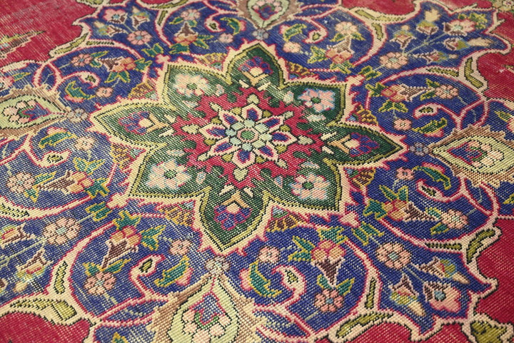 red Oversized rug 8' 4" x 11' 9"