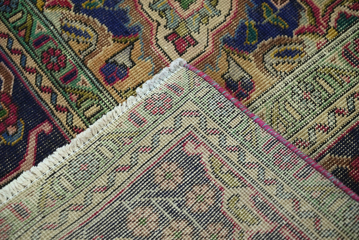 red Oversized rug 8' 4" x 11' 9"
