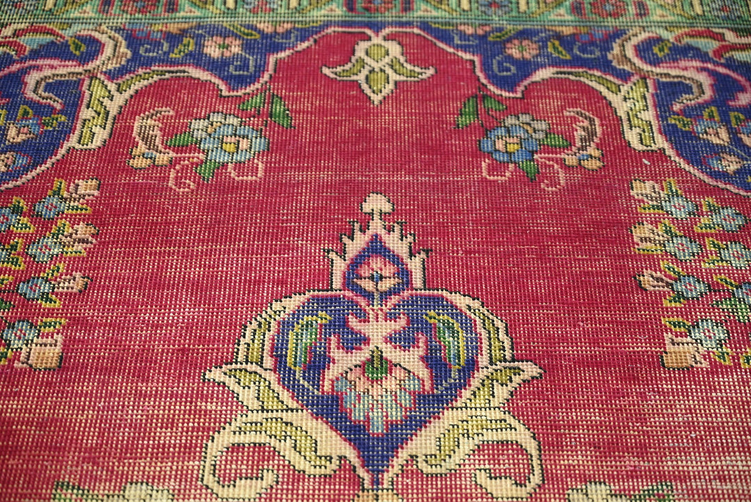 red Oversized rug 8' 4" x 11' 9"