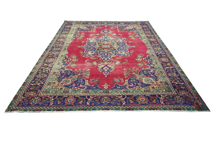 red Oversized rug 8' 4" x 11' 9"