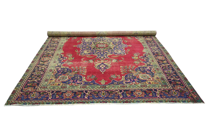 red Oversized rug 8' 4" x 11' 9"