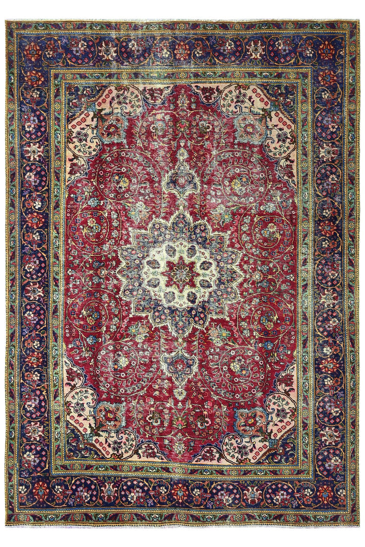 red Oversized rug 8' 2" x 11' 7"