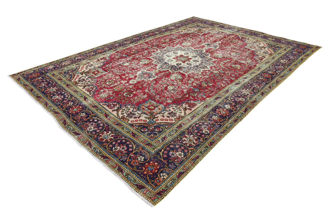 red Oversized rug 8' 2" x 11' 7"